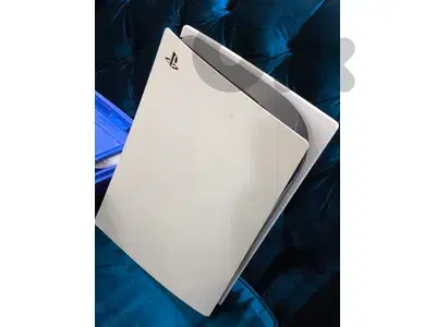 ps5 fat sealed very clean condition with original controllers