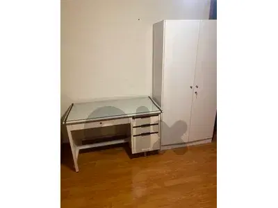 bureau + closset
