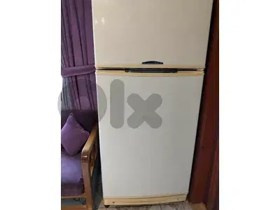 براد لحفظ المكولات