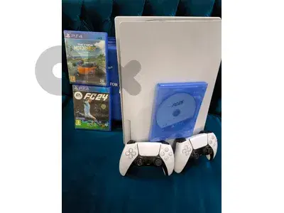 ps5 fat sealed very clean condition with original controllers