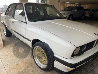 BMW 3-Series 1989 ١٩٨٩ BMW 3-Series 1989 ١٩٨٩