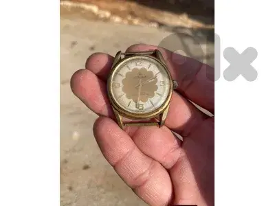 ساعه قديمه سوسريه