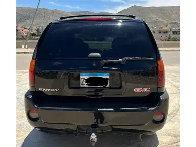 GMC Envoy 2006 denali v8 5.3l GMC Envoy 2006 denali v8 5.3l
