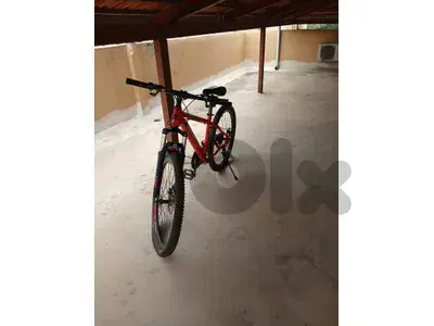 بسكليت للبيع مستعملة شهر كتيير نضيفة