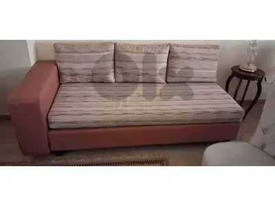 صالون ث كنبه كبير مع طاوله زجاج السعر ٢٠٠ صالون ث كنبه كبير مع طاوله زجاج السعر ٢٠٠