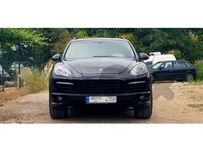 Porsche Cayenne GTS Package 2011 Low mileage