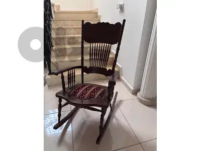 كرسي هزاز أنتيك