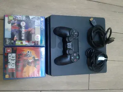 ps4 slim used / 1 original controler /2games