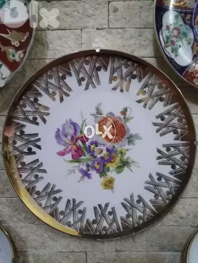 صحن فرنسي للتعليق