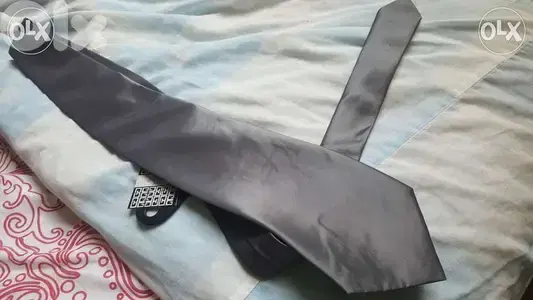 tie givenchy for 5 $