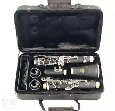 clarinet new in box كلارينت جديدة بالعلبة