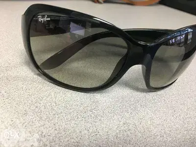 ray ban 4118 original sunglasses made in italy v good condition
