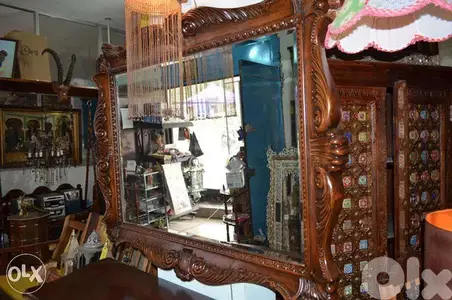 solid wood console engraved with mirror