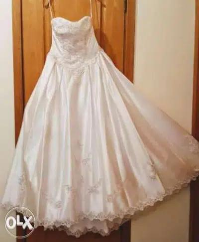 Wedding dress Paris verry good condition size M