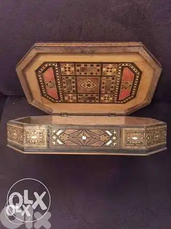 Precious Old wooden box 34 x 23 cm علبة خشب قديمة تراثية وثمينة Precious Old wooden box 34 x 23 cm علبة خشب قديمة تراثية وثمينة