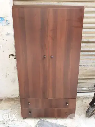 خزانة درفتين حجم كبير