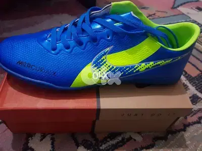 Football shoes size 45
