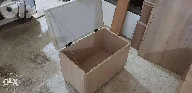 بوف مع صندوق
