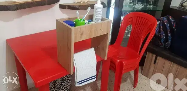 علبة للحمام مع تعليقة للمنشفة