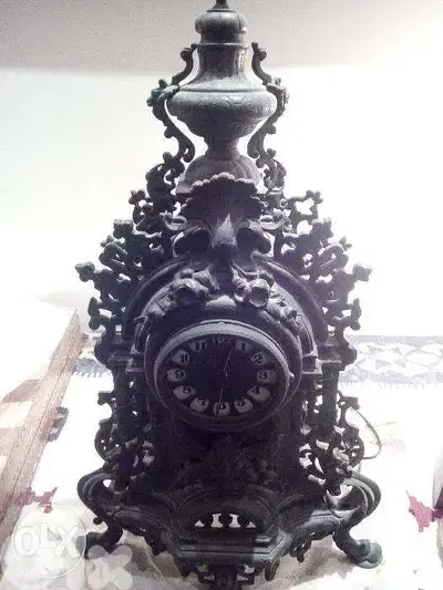 Mantel clock