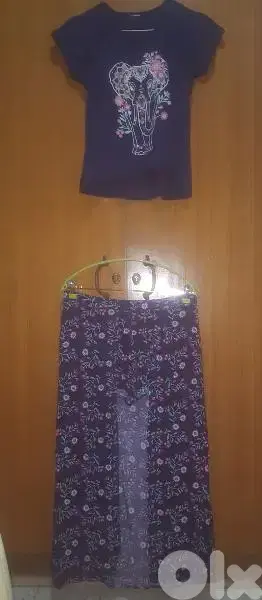 top and short/ skirt set 2 pieces small  بلوزة وتنورة شورت