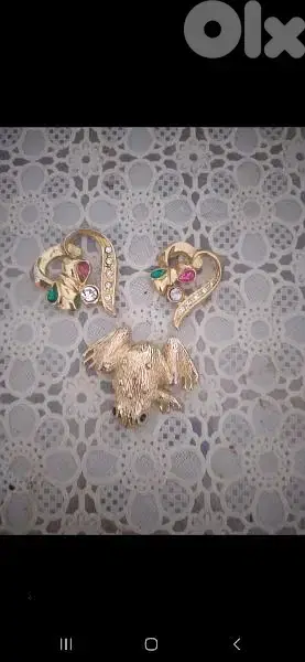 brooch 2 models gold colour