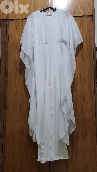 White overall jumpsuit size medium  38 40 اوفرول ابيض
