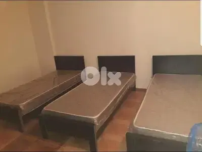 عرض على 3 تخوت مفرد مع فرشات طبية جديدة من المعمل