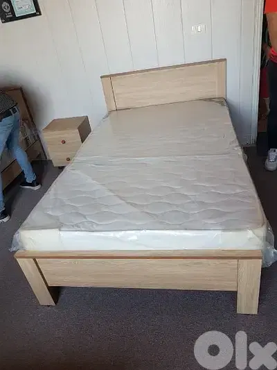 تخت مفرد و نص مع فرشة طبية و كومود وحدة جديدة من المعمل//bed 1