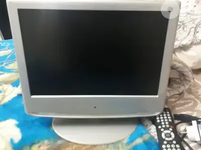 تلفزيون بقلبو dvd للبدل ع طيور   Tv ma3 dvd built in trade or sale