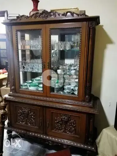 فيترين مميزة خشب زين انتيك حفر يدوي فخم جميل جدا مميز للغاية vitrine