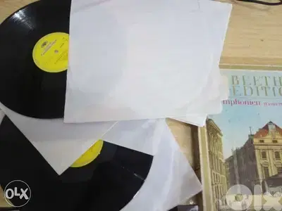 مجلدات لمجموعة إسطوانات Bach /Mozart/Bethoven