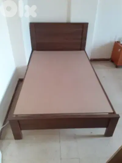 تخت مفرد ونص عرض 120 سم