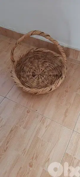 Basket height 8cm and width 35cm. سلًة