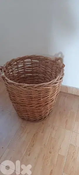 Basket height 17cm and width 48cm. سلًة