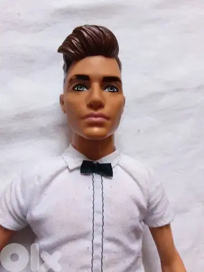 FASHIONISTAS KEN SLIM 117 Mattel 2016 as new wearing doll=18$