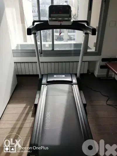 Reebok jet 100