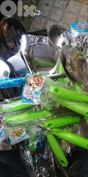 أدوات طبخ القطعه ٤٠ الف ليره