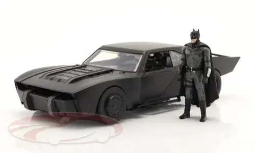 Batmobile with Batman Figure ( Batman 2022) diecast car model 1;18.