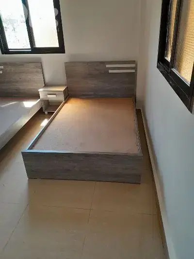 تخت مفرد ونص عرض 120 سم مع كمدينة صغيرة