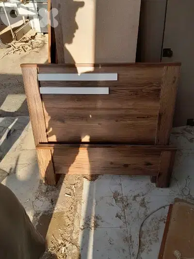 تخت مفرد جديد من معمل