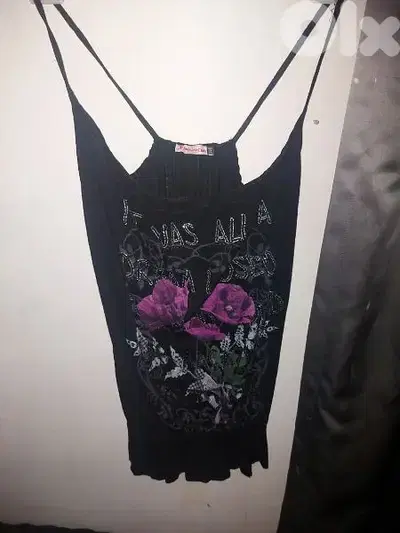 للبيع بلوزه نسائيه