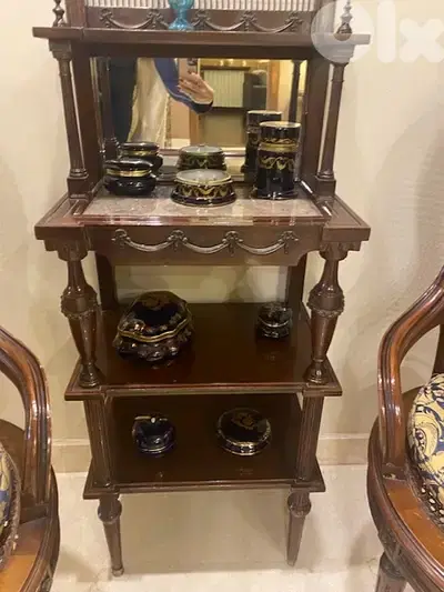 decorating table