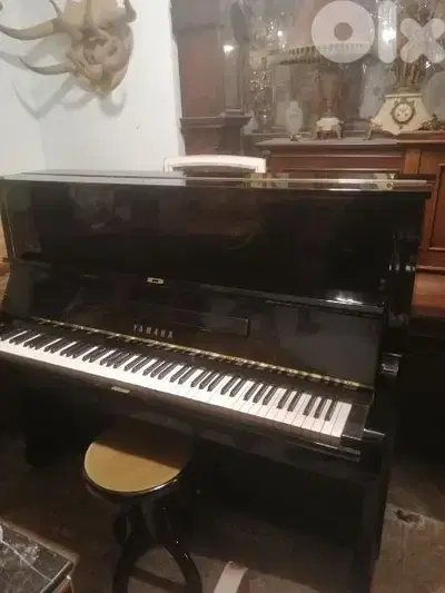 piano yamaha u2 3 pedal b3do jdid Free banch