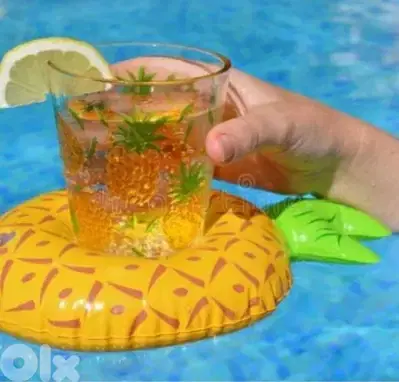 cute swimming pool floating mug holder