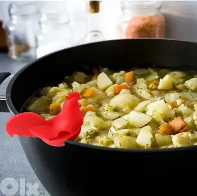 hilarious chicken pot lifter