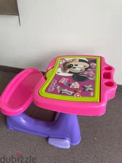 Minnie Mouse table and seat combo