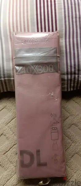 bed sheet. 300x240 . carre blanc new in tag