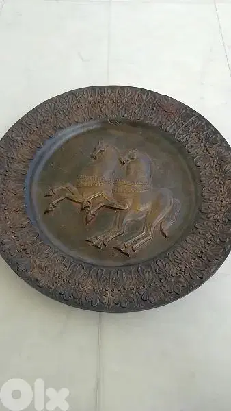تحفة antique صدر تعليق