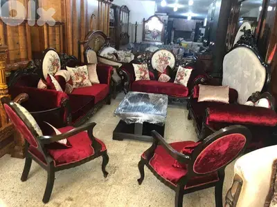 طقم كنبايات خمس قطع وطاولة شغل تقيل
